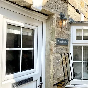 https://normanby-cottage-runswick-bay.yorkshirehotels.net